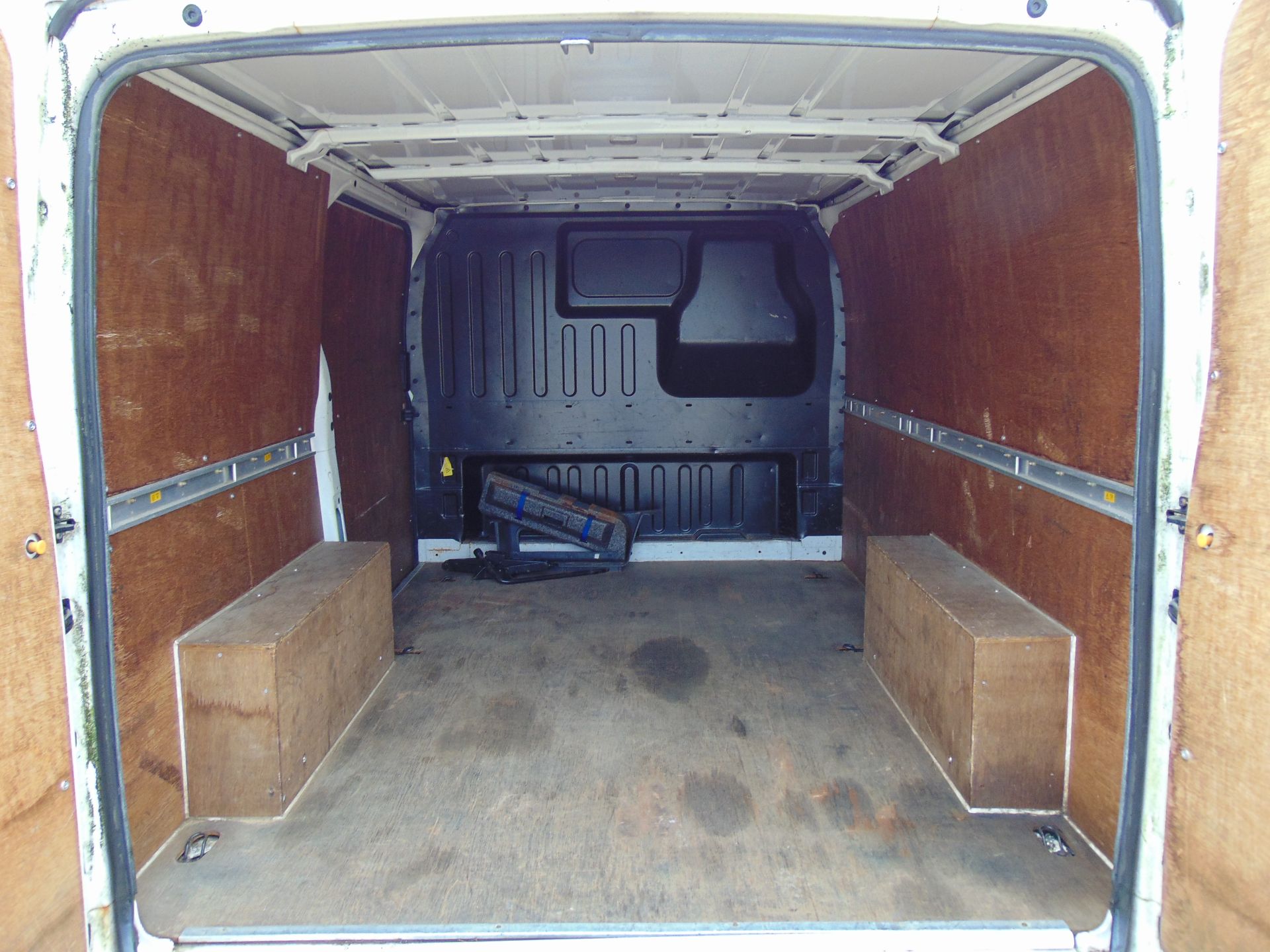 Ford Transit 85 T260 SWB Panel Van - Image 16 of 24