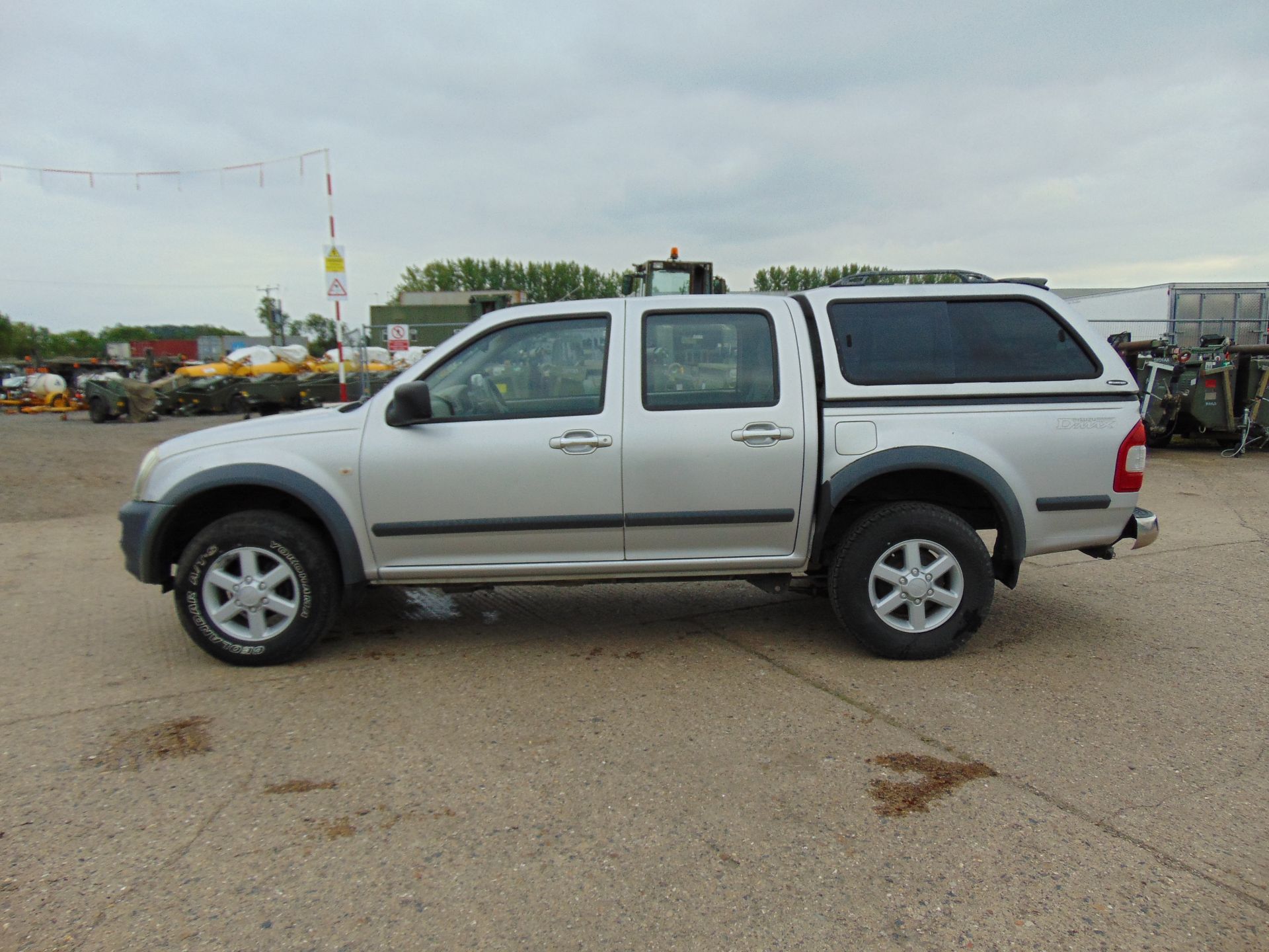 Isuzu D-Max Double Cab 3.0 Diesel 4 x 4 - Image 4 of 16