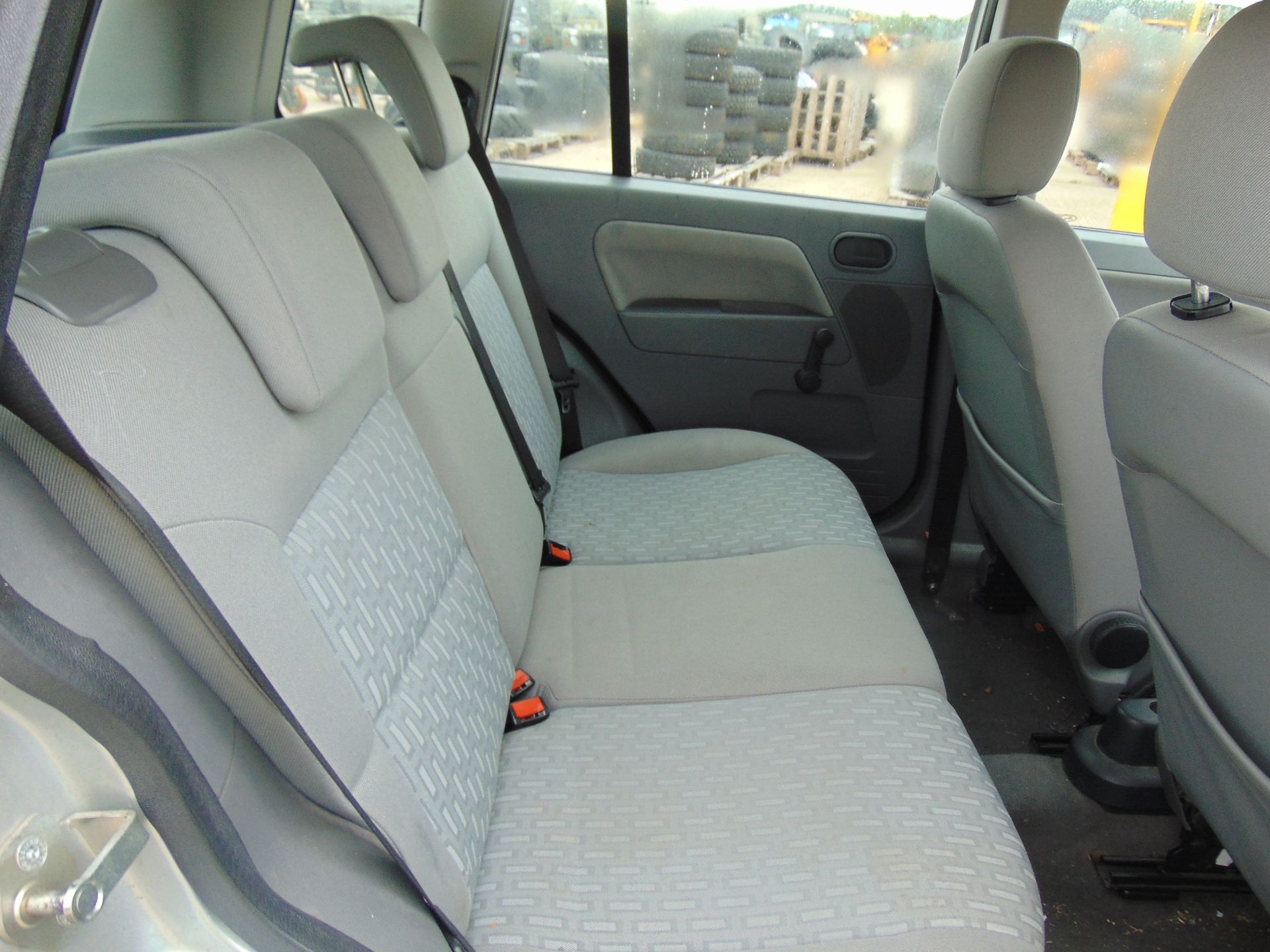 Ford Fusion 1.4 TDCi - Image 15 of 17