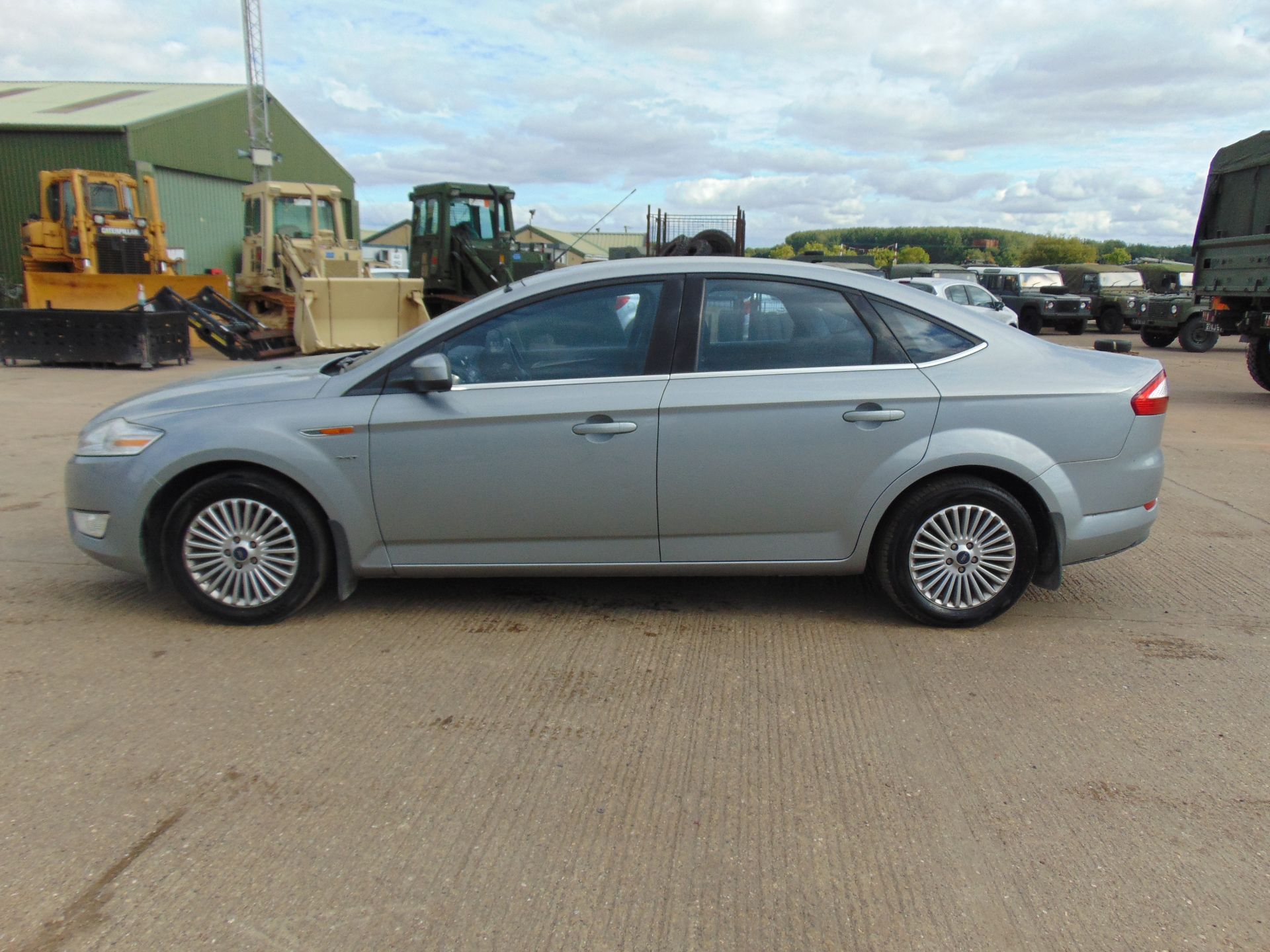 Ford Mondeo 2.5L Turbo Saloon - Image 4 of 19