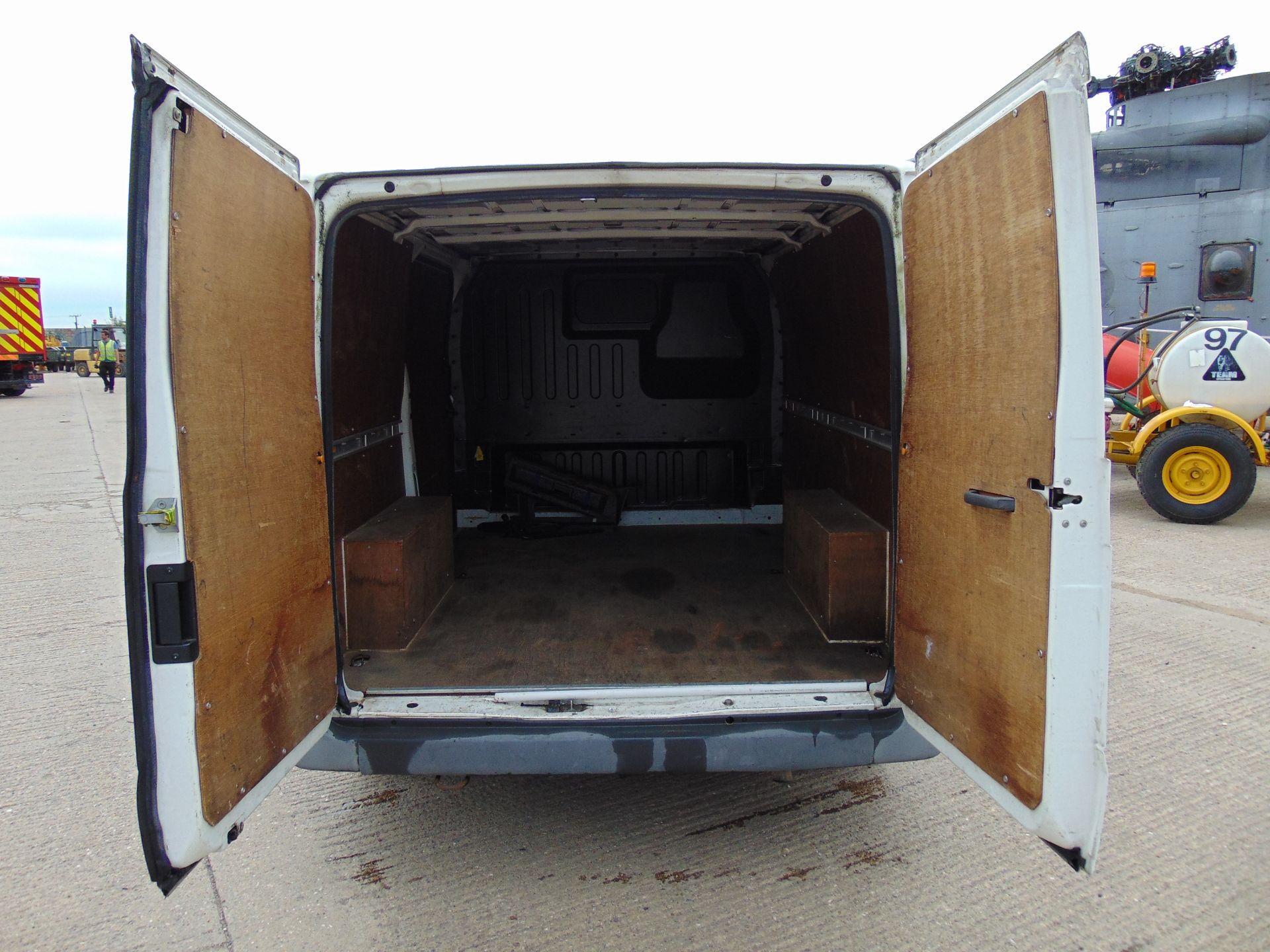 Ford Transit 85 T260 SWB Panel Van - Image 15 of 24