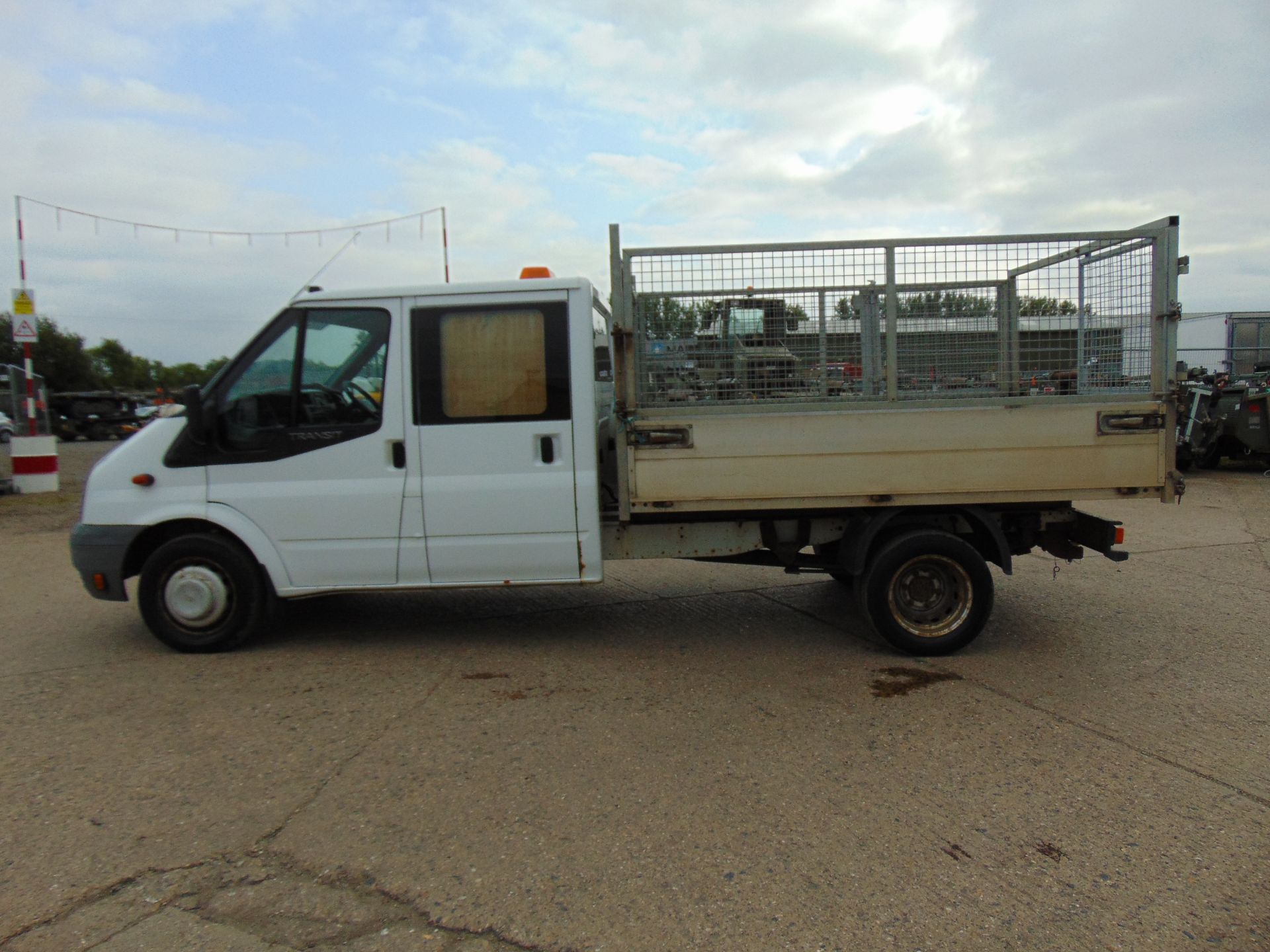 Ford Transit 115 T350 Crew Cab Flat Bed Tipper - Image 5 of 15