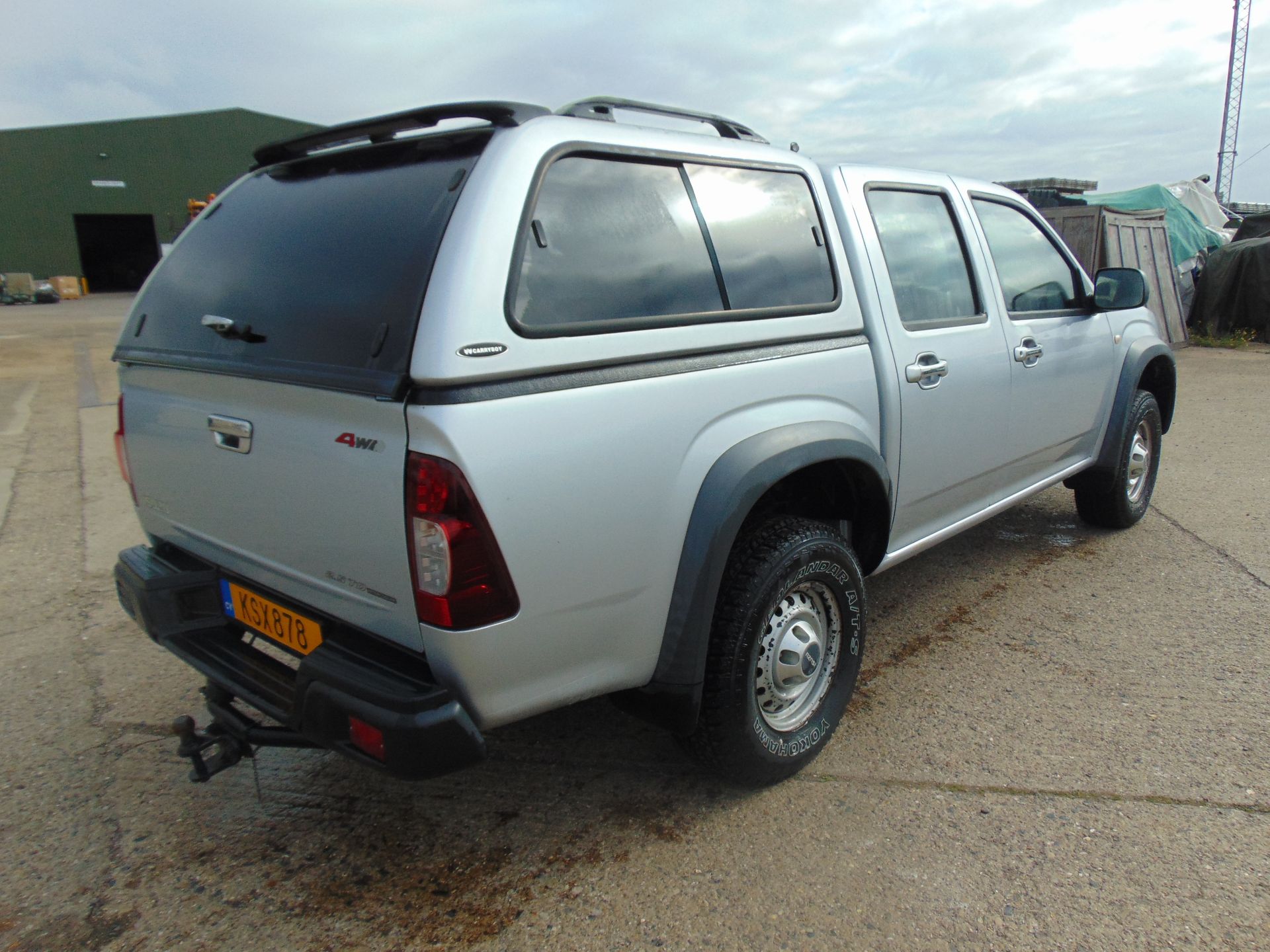 Isuzu D-Max Double Cab 2.5 Diesel 4 x 4 - Image 8 of 16