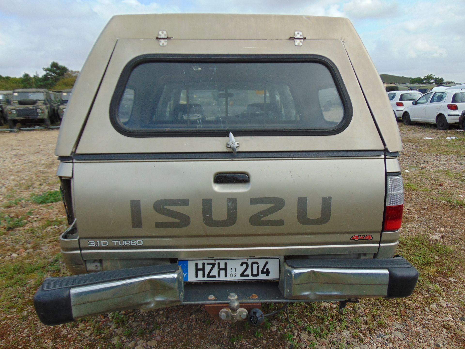 Isuzu Trooper Double Cab 3.1 Diesel 4 x 4 Pickup - Image 7 of 17