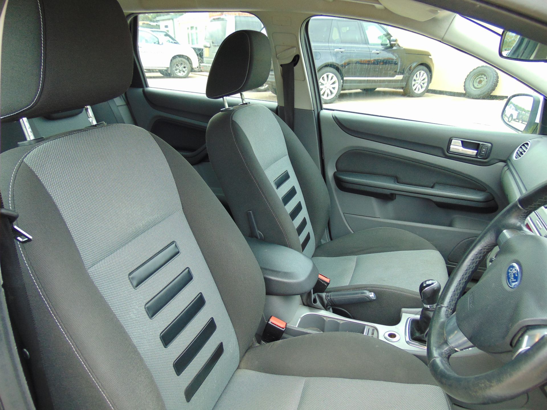 2009 Ford Focus Zetec 1.8l TDi Estate - Image 13 of 20