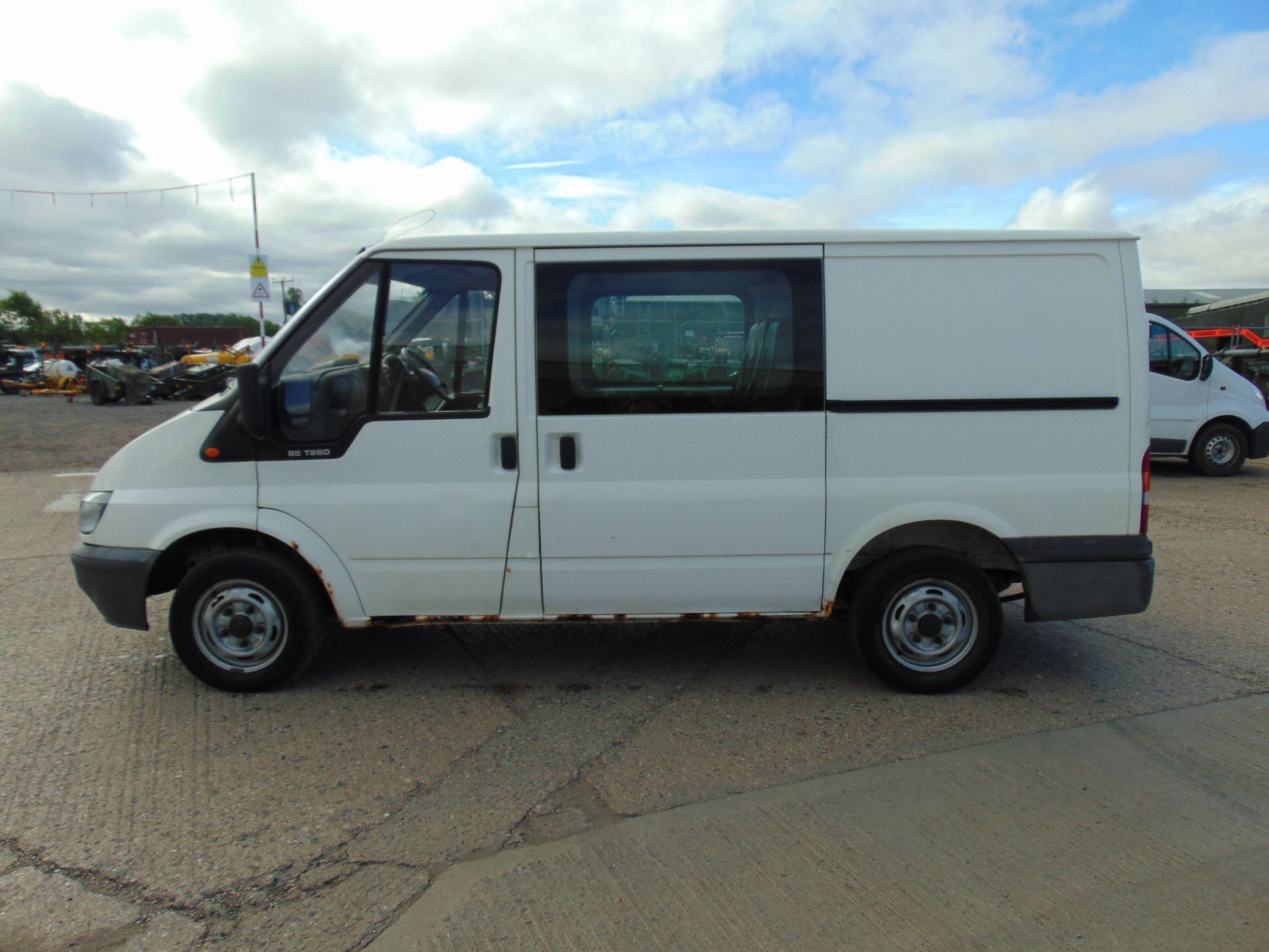 Ford Transit 85 T260 Crew Cab Panel Van - Image 4 of 23