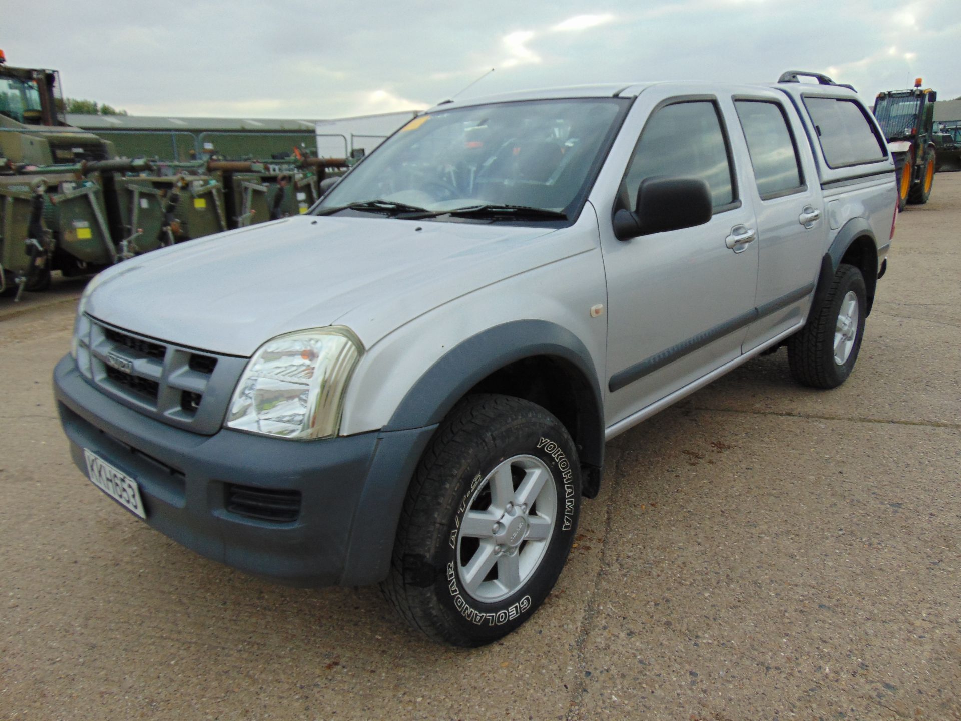 Isuzu D-Max Double Cab 3.0 Diesel 4 x 4 - Image 3 of 16