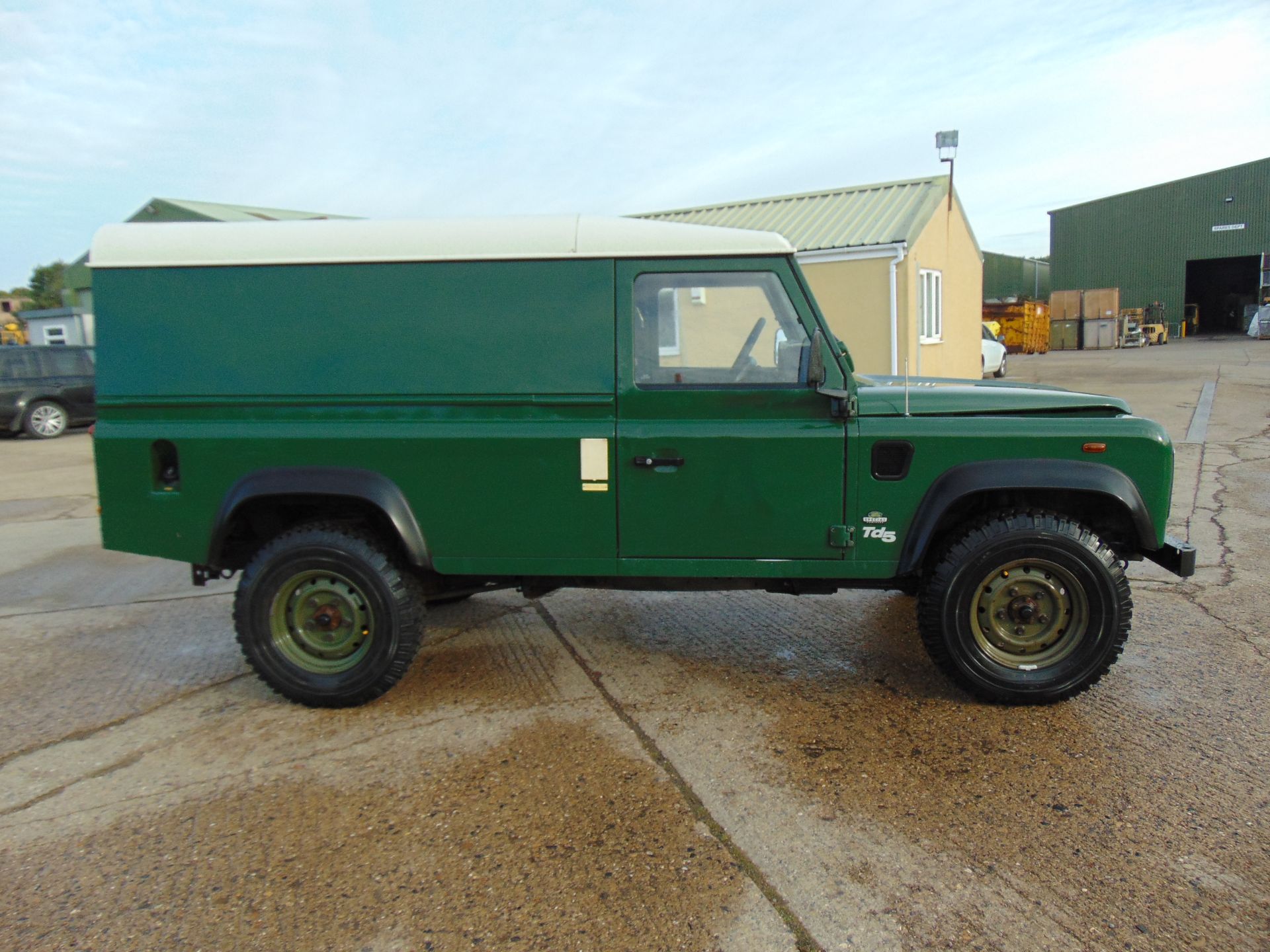 Land Rover 110 TD5 Hard Top (Mobile Workshop) - Image 5 of 23