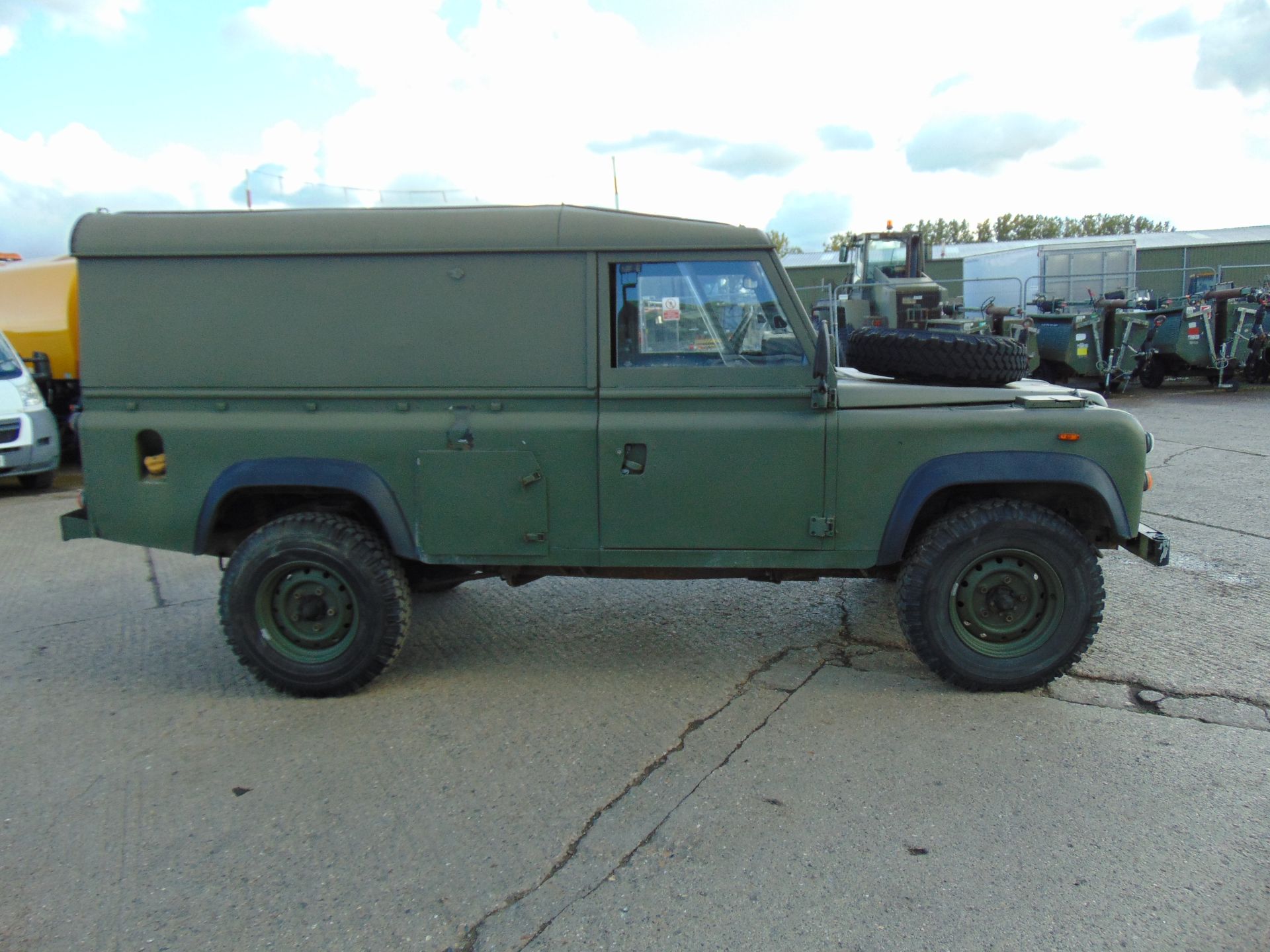 Land Rover Defender 110 Hard Top LT77 Gearbox - Image 5 of 19