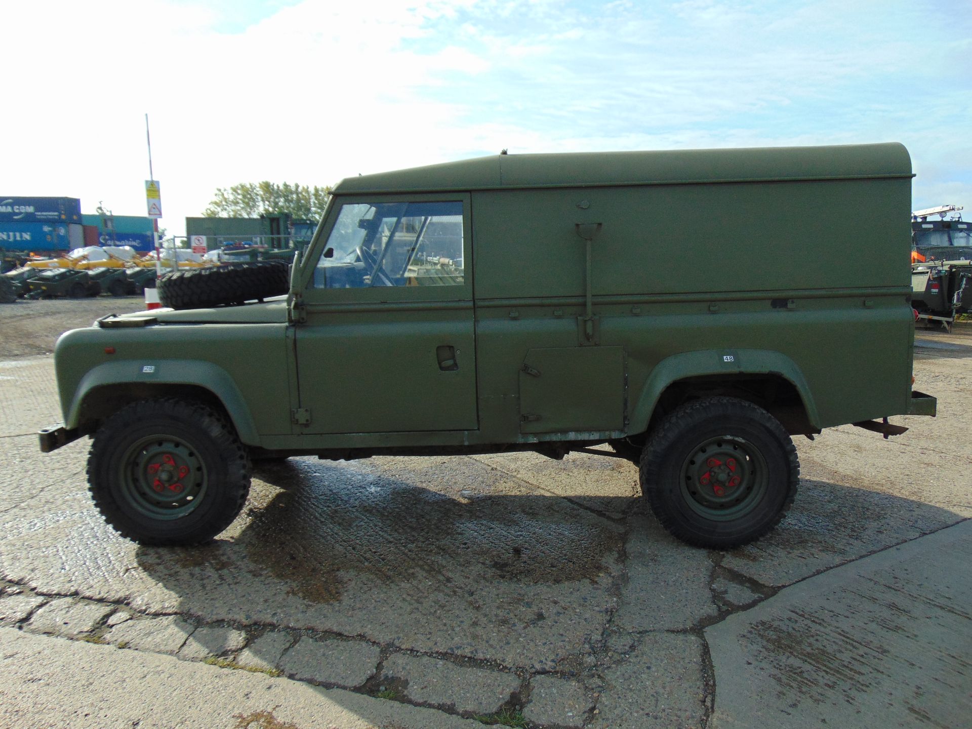 Left Hand Drive Land Rover Defender 110 Hard Top R380 Gearbox - Image 4 of 19