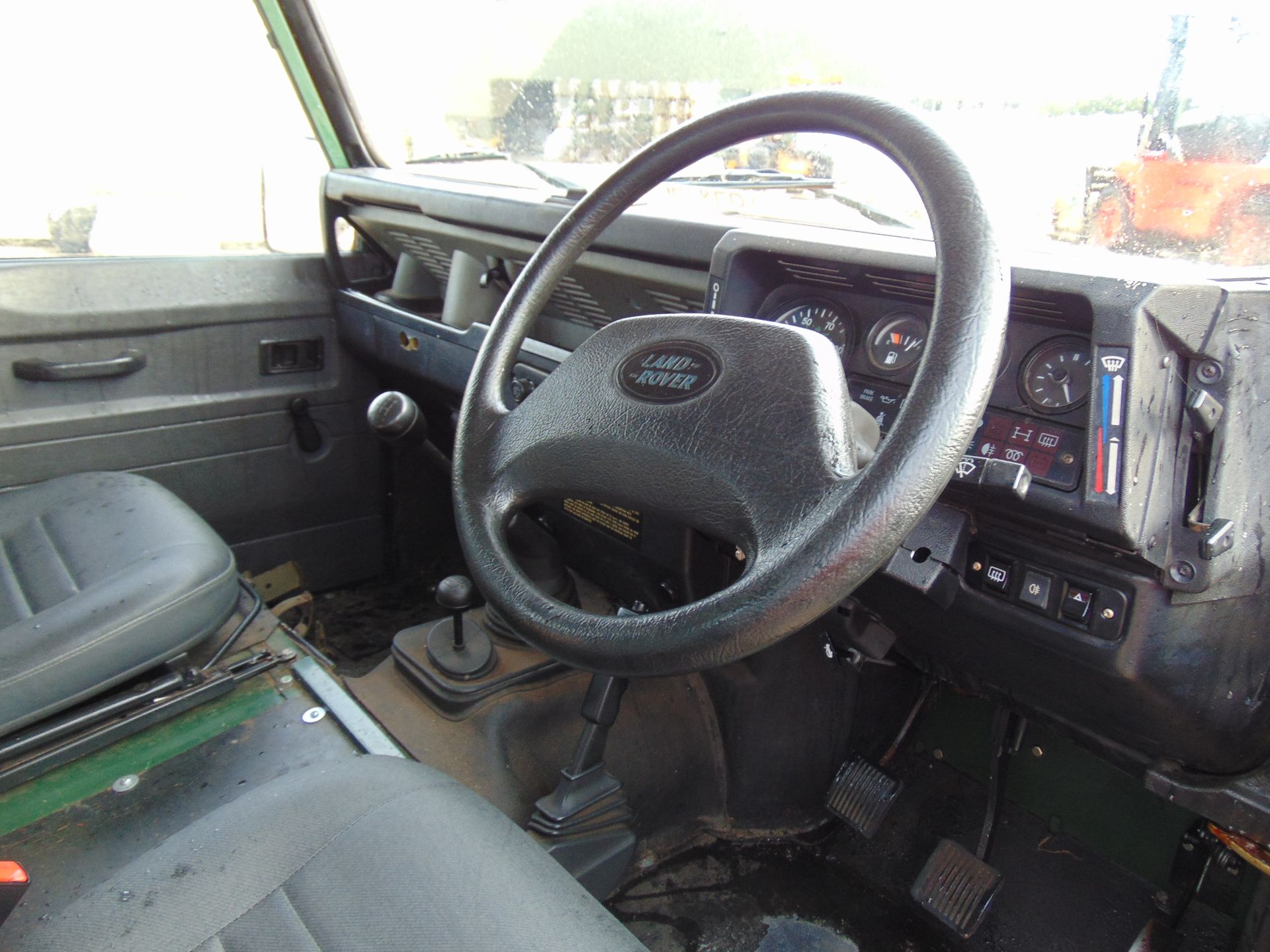 Land Rover Defender 90 300TDi Hard Top - Image 10 of 19