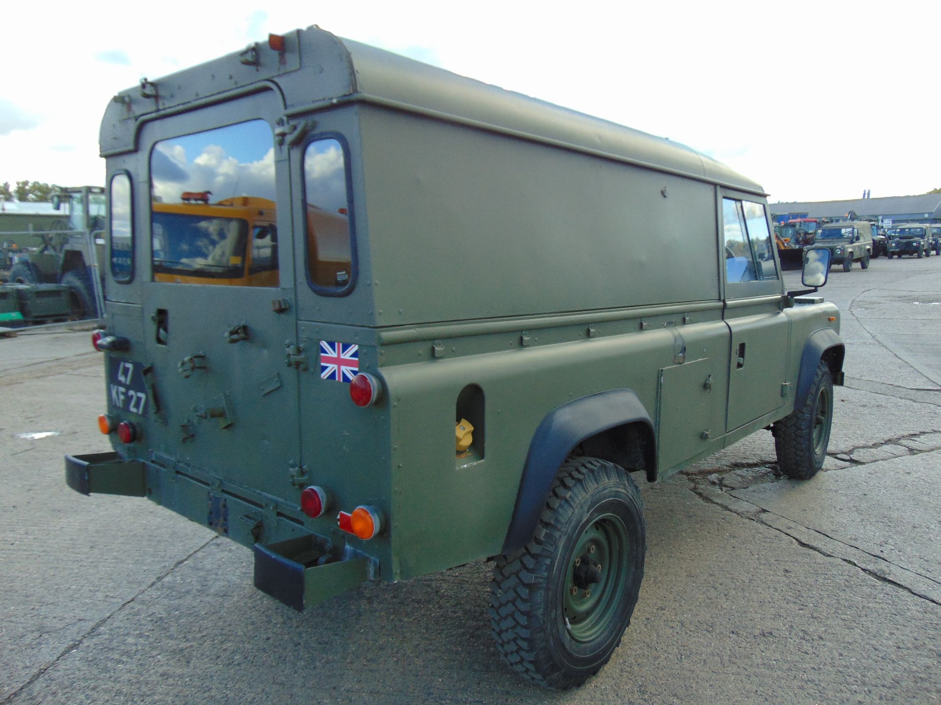Land Rover Defender 110 Hard Top LT77 Gearbox - Image 8 of 19