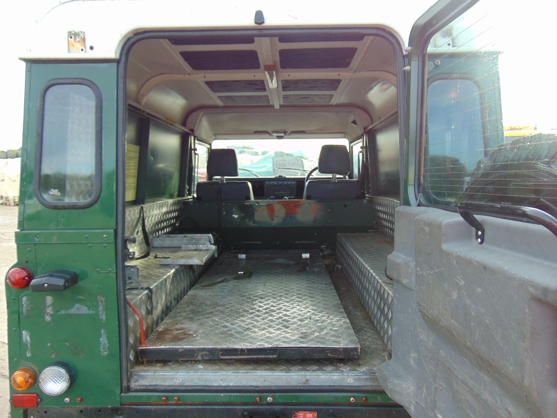 Land Rover 110 TD5 Hard Top (Mobile Workshop) - Image 13 of 23