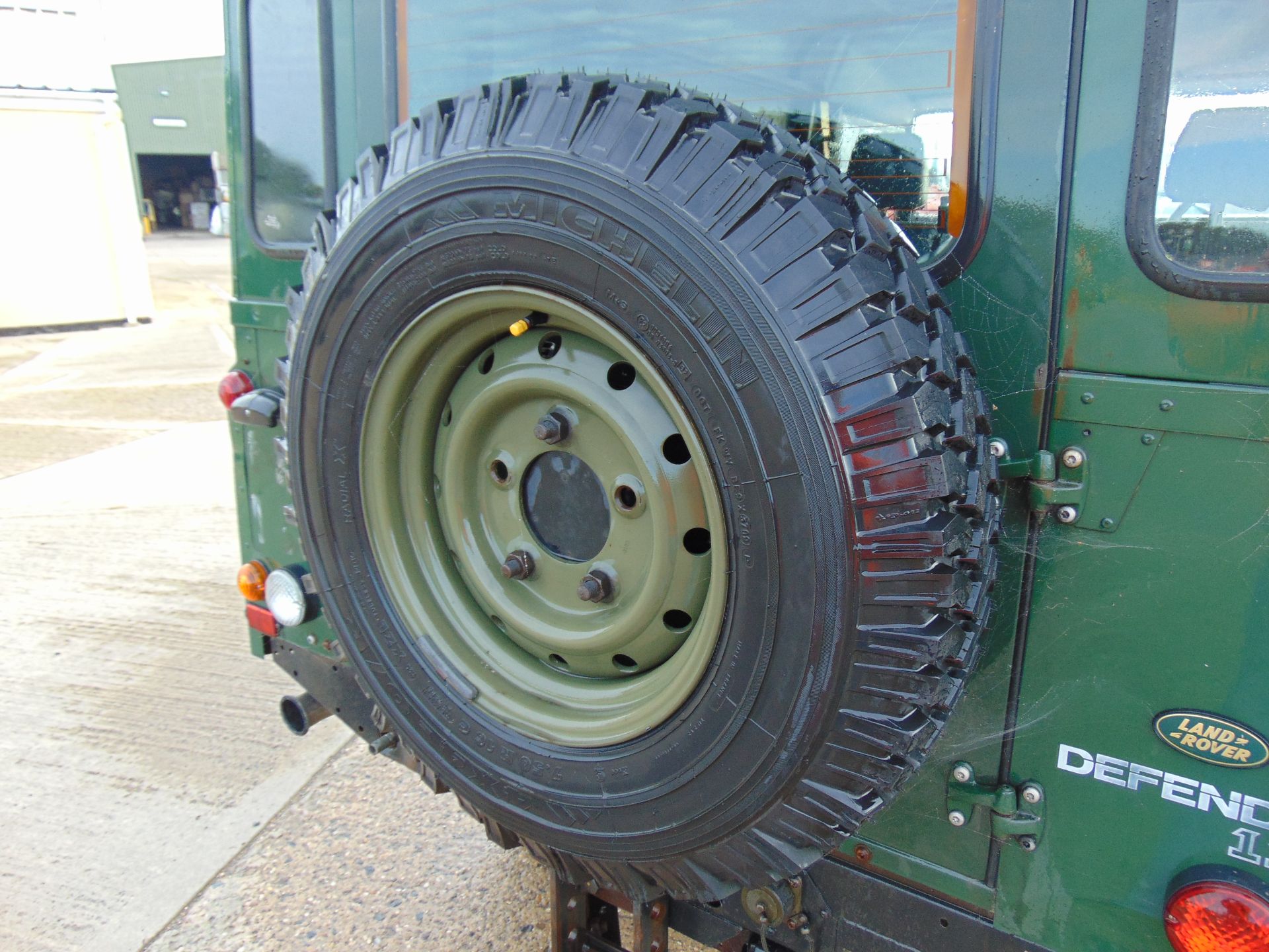 Land Rover 110 TD5 Hard Top (Mobile Workshop) - Image 18 of 23