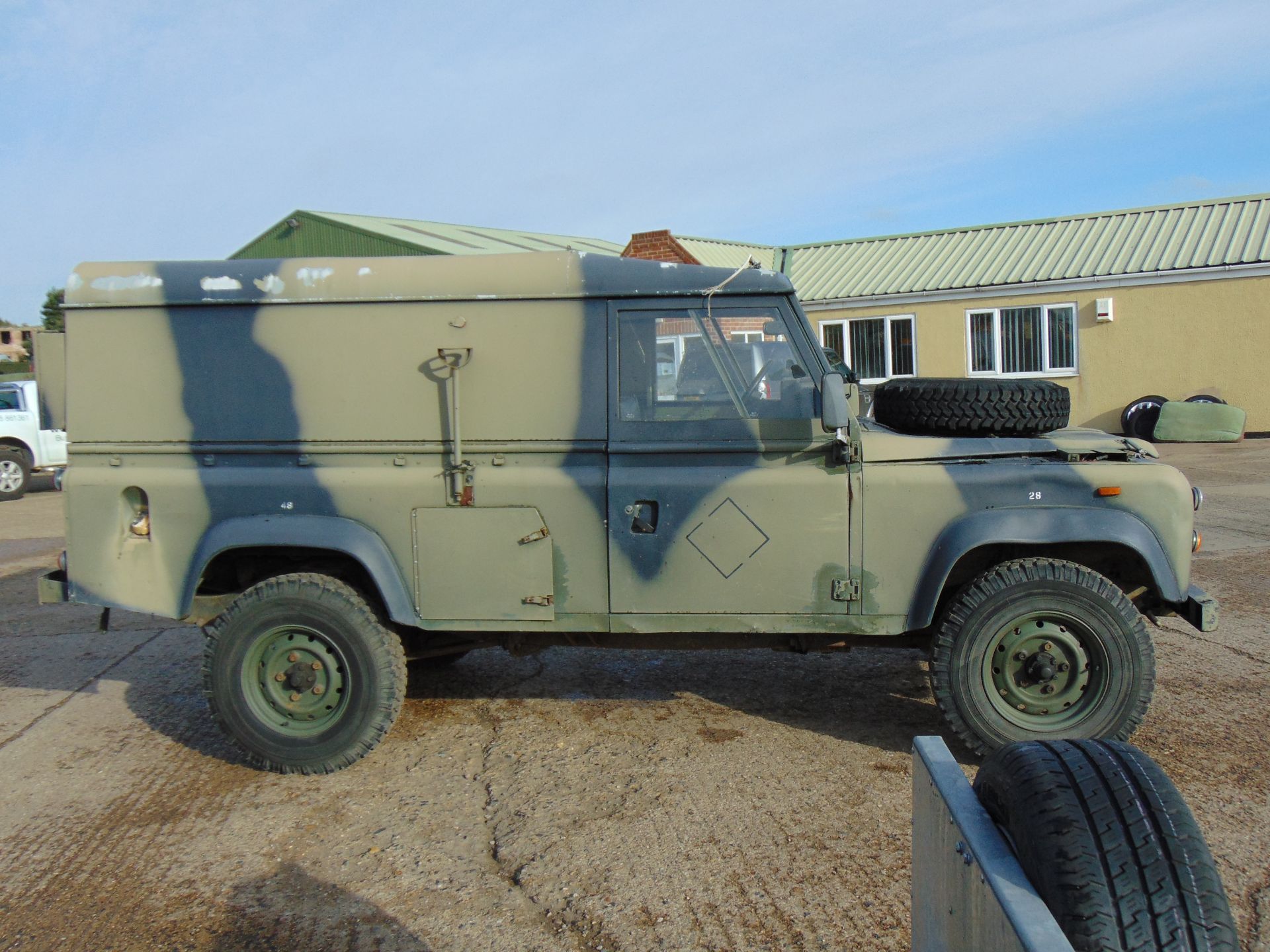 Left Hand Drive Land Rover Defender 110 Hard Top R380 Gearbox - Image 5 of 19