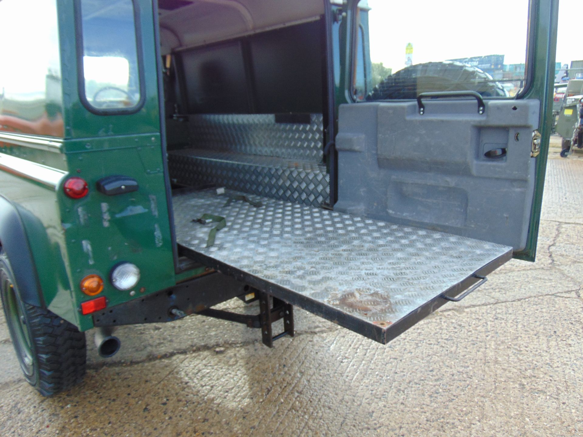 Land Rover 110 TD5 Hard Top (Mobile Workshop) - Image 15 of 23