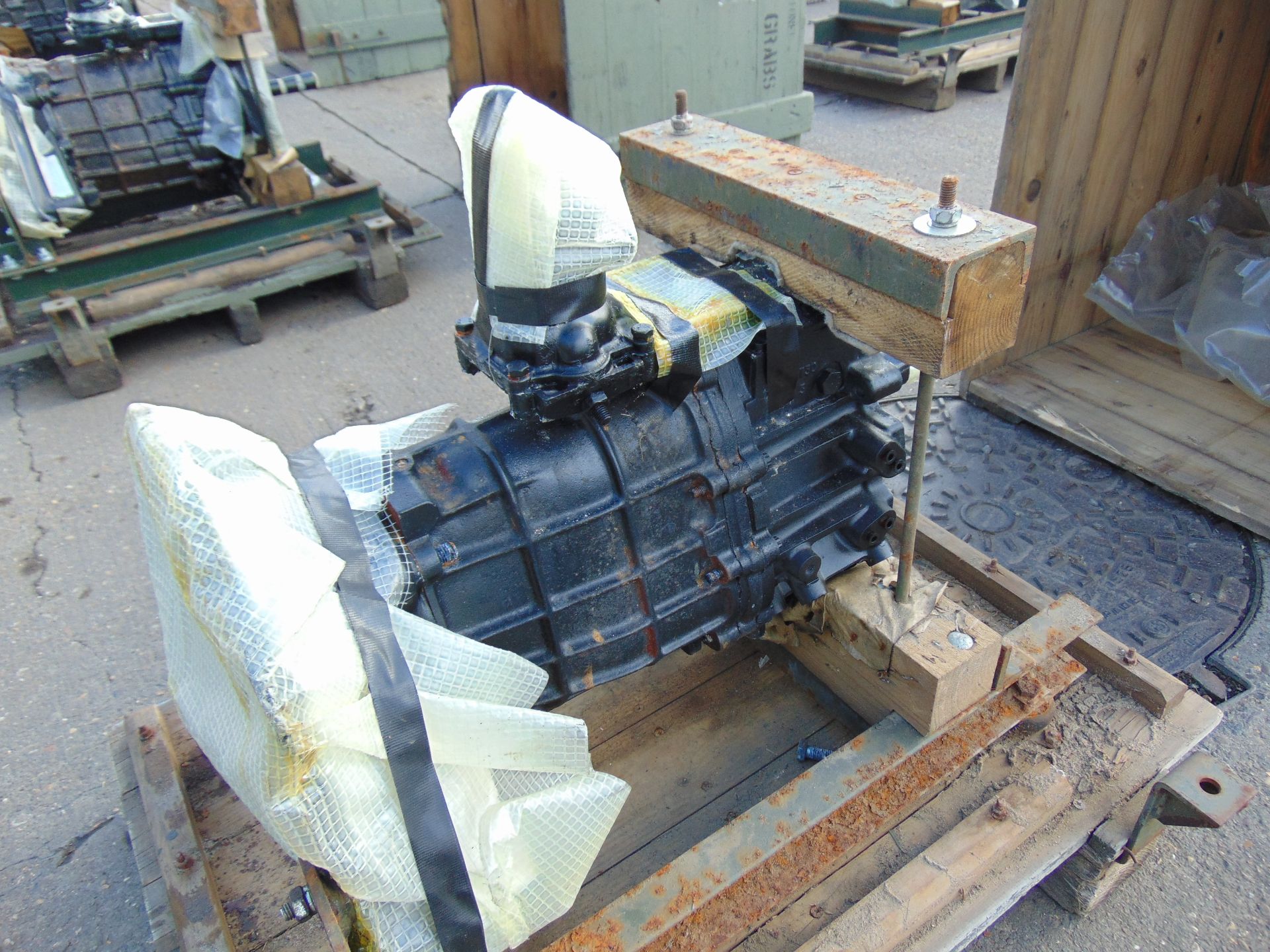 A1 Reconditioned Land Rover LT77 Gearbox - Image 2 of 3