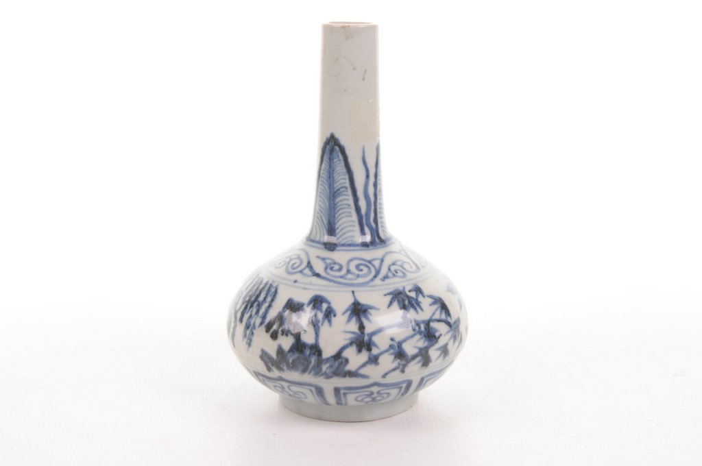 A Chinese 18th Century style blue and wh