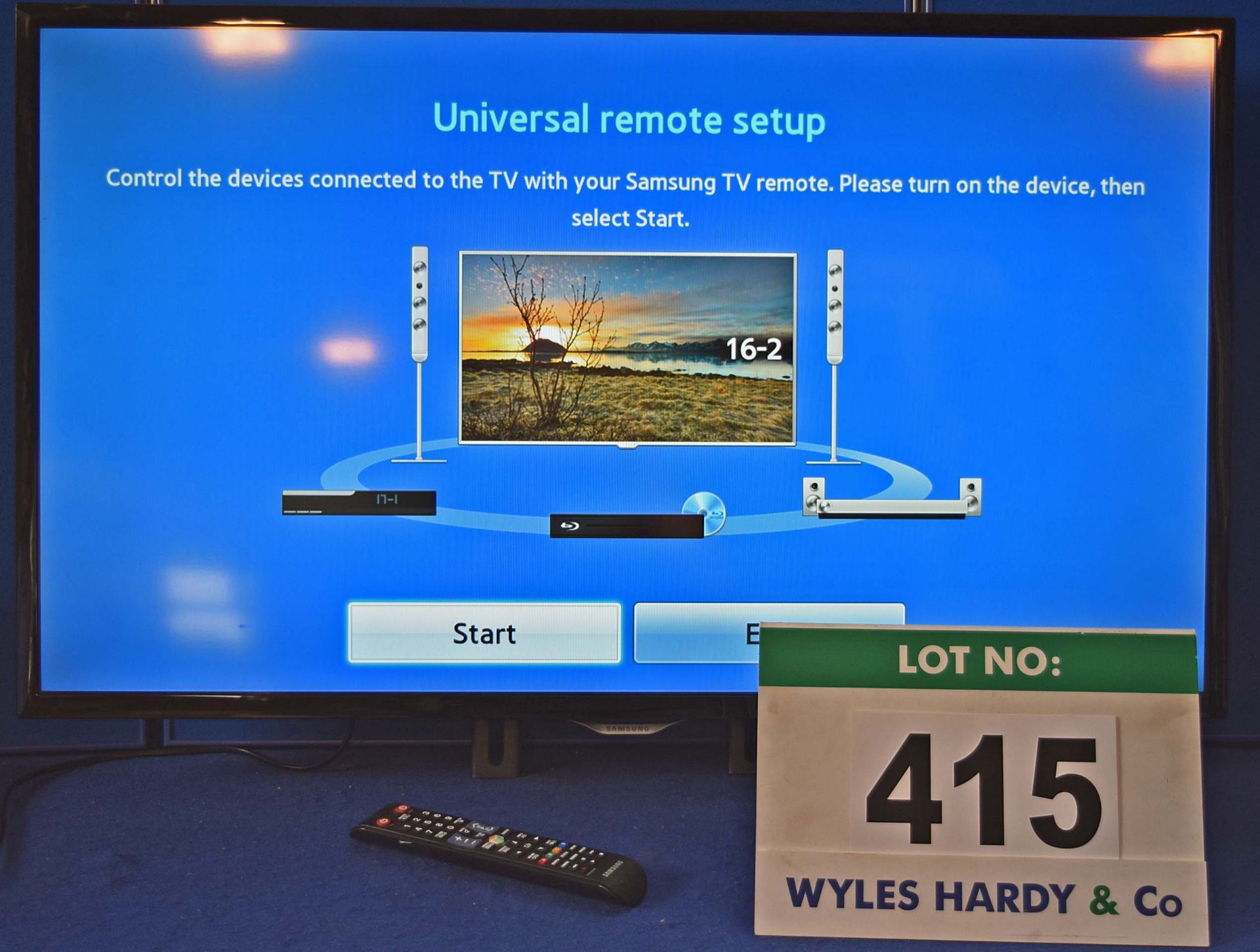 SAMSUNG UE40F5500AKXXU 40" Full HD 1080p LED Wide Screen Smart TV with Antenna, 2 x USB. 1 x