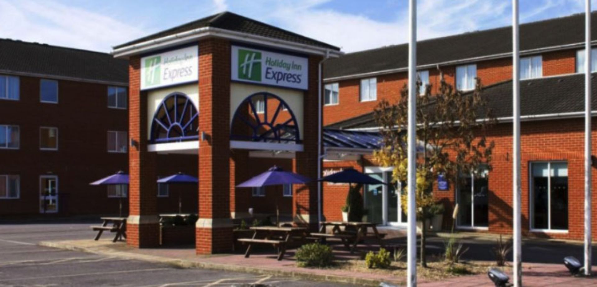 One night in the 3* Holiday Inn Express Southampton West.