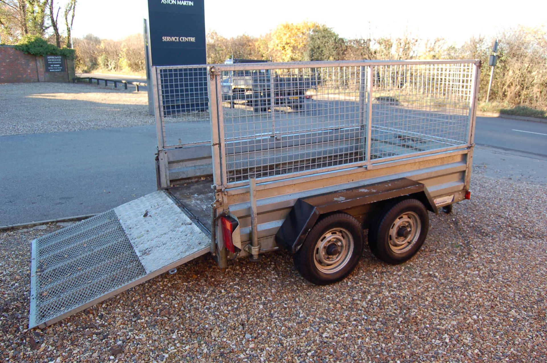 An INDESPENSION 2700Kg capacity Twin Axle Plant Trailer with Approx. 2.5M x 1.5M Bed, Triple Lock - Image 6 of 7