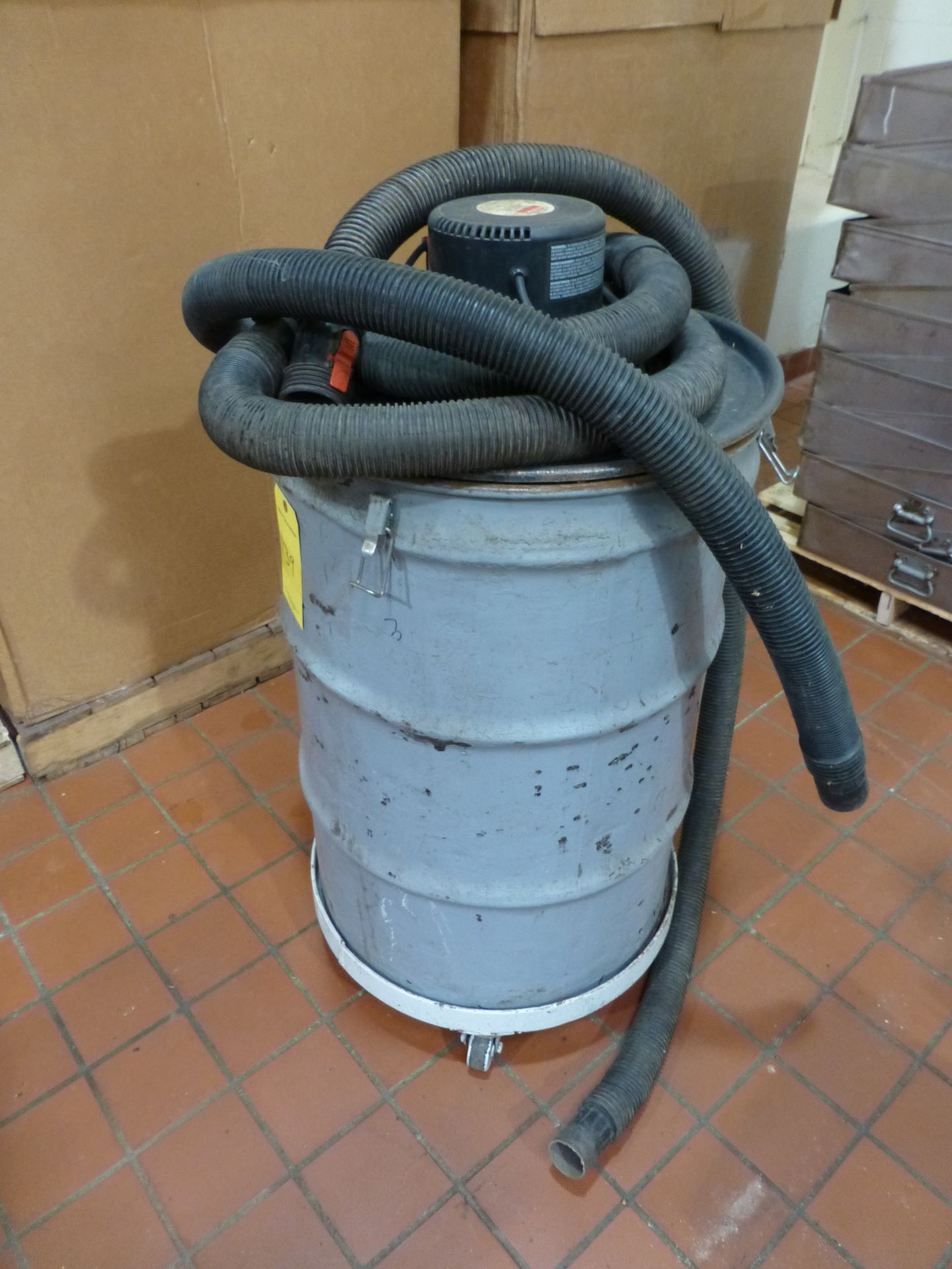Dayton 55 Gallon Drum Wet/Dry Vacuum w/Casters - Tag 49139 - Image 2 of 3