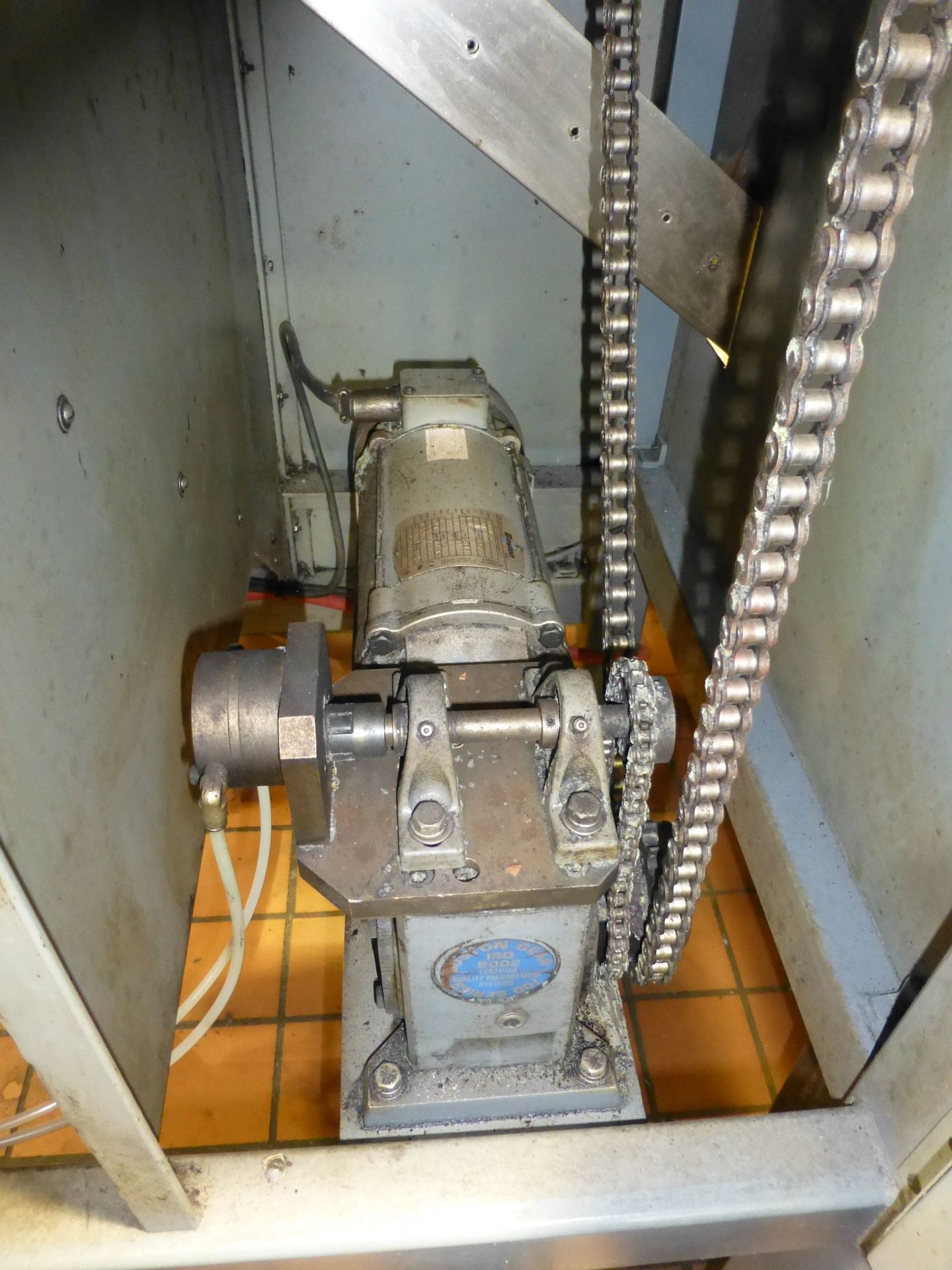 Quantz Rotary Nut Cracker|Model No. RX16; Cat No. F72115B7G; S/N: 81-0104-409; Note from Seller:; - Image 7 of 16