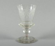 BIEDERMEIERGLAS, leicht rauchfarbenes Glas, graviert, H 14, DEUTSCH, um 1820