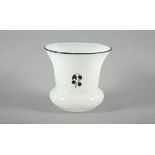 ART DECO-VASE TANGO, farbloses Glas, opakweiß hinterfangen, Schwarzlotbemalung (min.ber.), H 12,