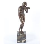 SEIFERT, Victor Heinrich, "Trinkende", Bronze, H 36,5, auf dem Stand signiert, Marmorsockel, min.