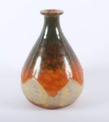 VASE "FEUILLES D'OSEILLE", farbloses Glas, sandfarbene Pulvereinschmelzungen, grün-rostrot