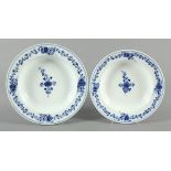 ZWEI SUPPENTELLER, unterglasurblaues Blumendekor, Dm 23,5 und 21,5, MEISSEN, 1860-1924