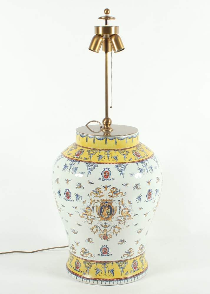 GROSSE VASE, als Lampenfuß, Porzellan, bemalt mit Grotesken im italienischen Stil, H 100, 1.H.20. - Image 2 of 2