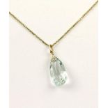 AQUAMARINANHÄNGER AN KETTE, 585/ooo Gelbgold, Aquamarintropfen von ca. 2,2 cm Länge, L 56, 6,1g