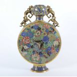 "MOON FLASK"-CLOISONNÉ-VASE, zwei Henkel in Form vollplastisch gearbeiteter Drachen, allseitig im