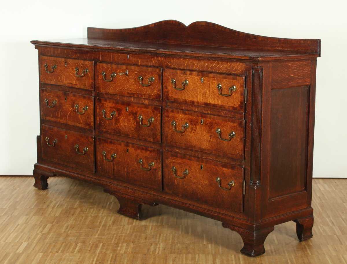 SIDEBOARD, Eiche, dreischübig und zweitürig, H 107, B 189, T 45, ENGLAND, A.20.Jh. - Image 2 of 5