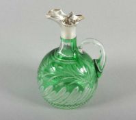KARAFFE, Glas mit grünem Überfang, H 22, Silbermontur 800/ooo, Klappdeckel, W.BINDER, um 1920