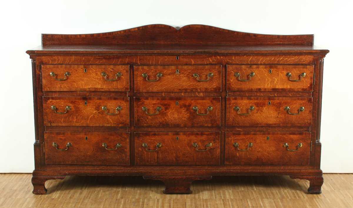 SIDEBOARD, Eiche, dreischübig und zweitürig, H 107, B 189, T 45, ENGLAND, A.20.Jh.