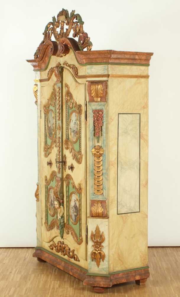 IRSCHENBERGER BAUERNSCHRANK, Holz, geschnitzt, zweitürig, polychrom bemalt, H 205, B 123, T 50, - Image 2 of 6