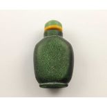 SNUFF-BOTTLE, wohl Glas mit Einschmelzungen, H 4, CHINA