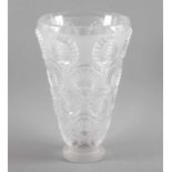 VASE, farbloses Glas, teilweise satiniert, H 30, RENÉ LALIQUE, um 1940 22.00 % buyer's premium on