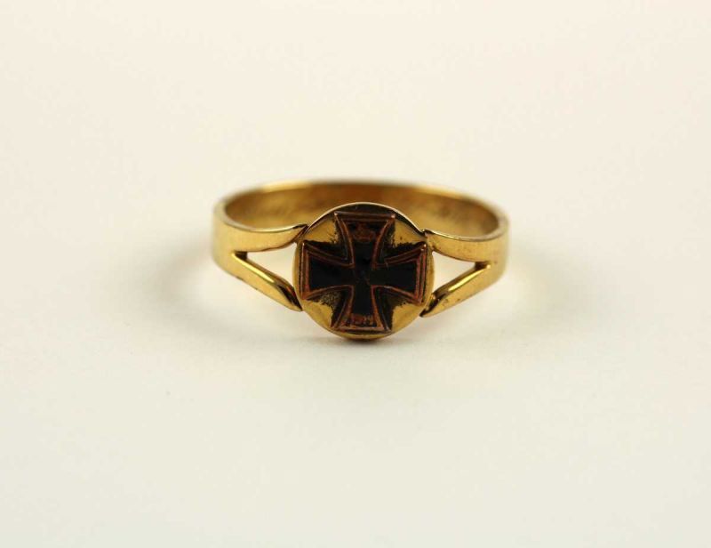 RING EK I, 750/ooo Gelbgold, mit Gravur, "Treu, fest und wahr 1916", RG 62, 4,4g 22.00 % buyer's