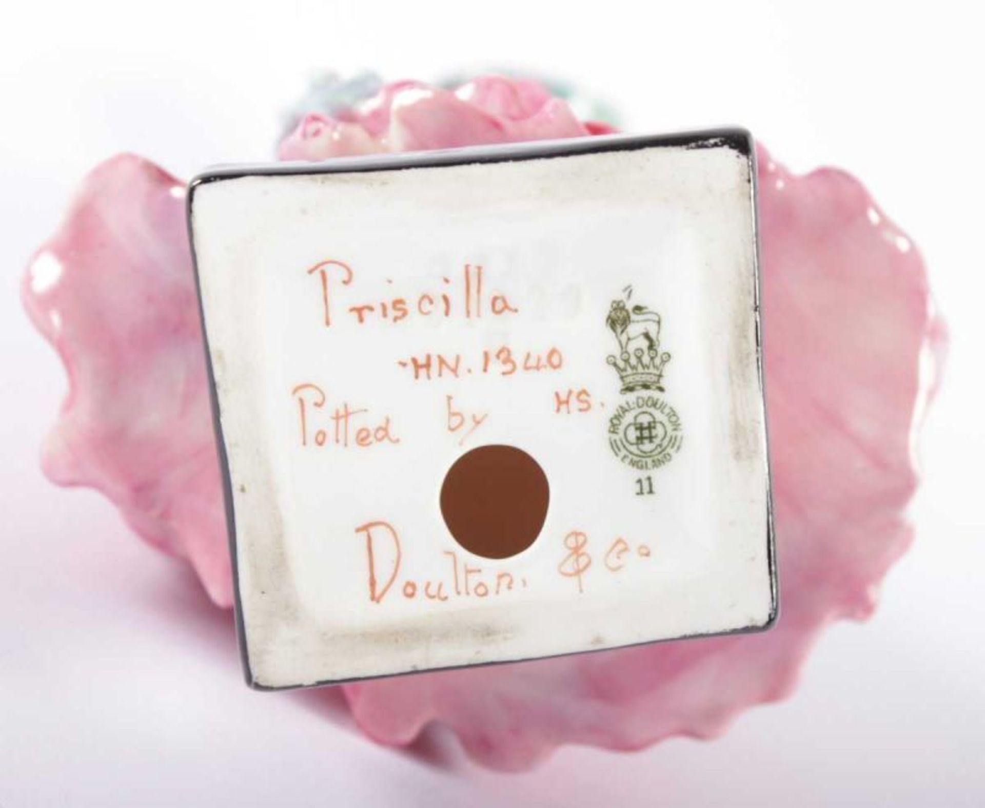 PRISCILLA, Keramik, polychrom glasiert, H 23, ROYAL DOULTON, 1929-1949 22.00 % buyer's premium on - Bild 3 aus 3