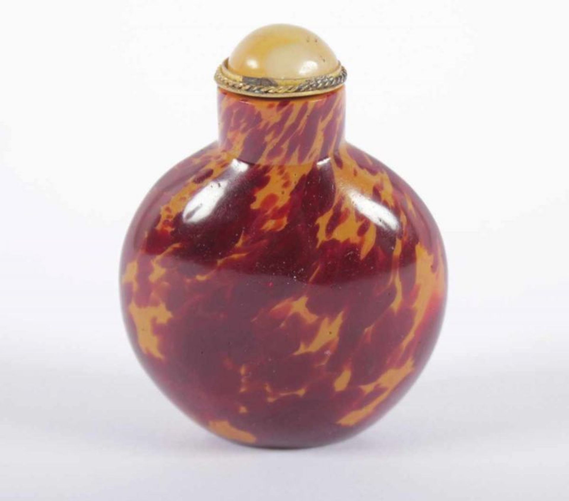 SNUFF-BOTTLE, Glas, Schildpattoptik, H 6, CHINA 22.00 % buyer's premium on the hammer price 19.