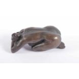 KLEIN, Karl-Heinz, "Kauernde", Bronze, L 9,5, Monogramm 22.00 % buyer's premium on the hammer