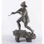 FALTERMEIER, Heinrich (1909-1999), "Der Rattenfänger von Hameln", Bronze, H 46,5, 1974, auf dem