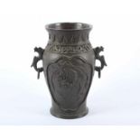 VASE, Bronze, braun patiniert, Reliefdekor, zwei figürliche Handhaben, H 21, minst.besch., CHINA, um