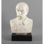 BÜSTE VON BISMARCK, Alabaster, H 32, min.besch. 22.00 % buyer's premium on the hammer price 19.