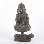 GUANYIN, Bronze, der Bodhisattva des unendlichen Mitgefühls sitzt in Meditation auf einem Lotos über