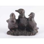 ARNTZ, Kurt, "Drei Enten", Bronze, L 13,5, H 10, unterseitig signiert 22.00 % buyer's premium on the